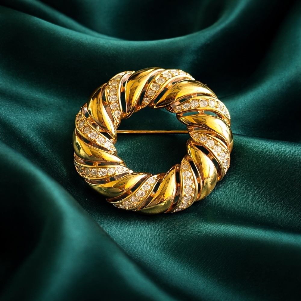 Vintage Goldtone and Rhinestone Spiral Wreath Brooch